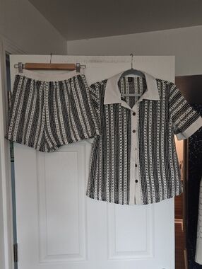 SHEIN Black and White Knit Button-Front Short Set Medium